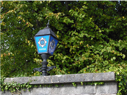 Gardaí urge the people of Limerick to stay safe this bank holiday weekend Image of Gardaí lamppost.