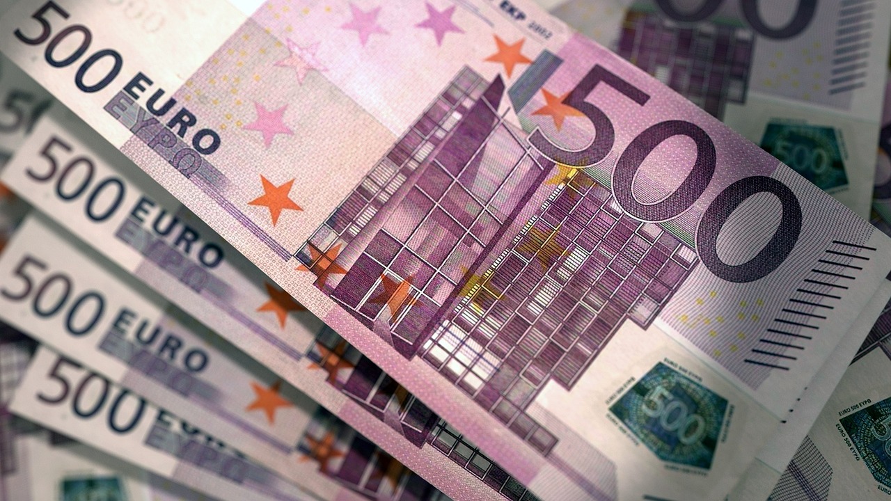 Government committed to entering pay talks with Irish unions. Photo: Pexels Government committed to entering pay talks with Irish unions. Photo: Pexels